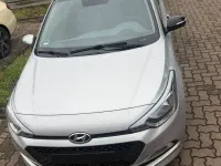 Gebraucht Hyundai i20 75 PS (55 kW) 2017 Silber Kleinwagen