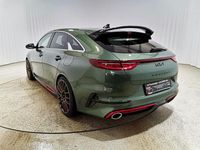 Gebraucht Kia ProCeed GT 204 PS (150 kW) 2023 (exg) experience green met. Kombi