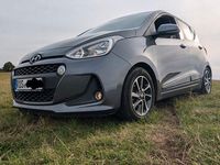 Gebraucht Hyundai i10 Passion Plus 87 PS (63 kW) 2018 Grau Kleinwagen