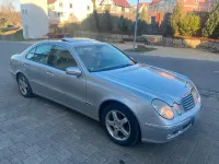 Używany Mercedes E220 150 KM (110 kW) 2002 Srebrny Sedan/Limuzyna