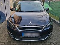 Gebraucht Peugeot 308 Allure 120 PS (88 kW) 2017 Blau Kombi