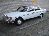 Gebraucht Mercedes E280 185 PS (136 kW) 1983 Weiß Limousine