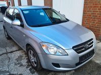 Gebraucht Kia Ceed 109 PS (80 kW) 2007 Silber Kleinwagen