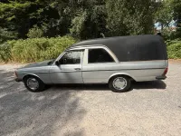 Gebraucht Mercedes 230 130 PS (95 kW) 1984 Silber