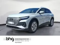 Gebraucht Audi Q4 e-tron Basis 125 kW (170 PS) 2023 Weiß SUV