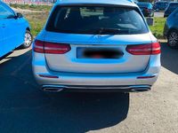 Gebraucht Mercedes E220 194 PS (142 kW) 2018 Silber Kombi
