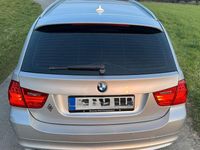 Gebraucht BMW 320 184 PS (135 kW) 2011 Silber Kombi