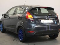 Gebraucht Ford Fiesta 125 PS (91 kW) 2013 Blau Limousine