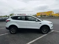 Gebraucht Ford Kuga Trend 120 PS (88 kW) 2017 Frostweiß SUV