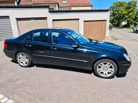 Gebraucht Mercedes E240 Avantgarde 177 PS (130 kW) 2005 Schwarz Limousine