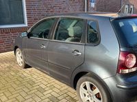 Gebraucht VW Polo 80 PS (58 kW) 2008 Grau Kleinwagen