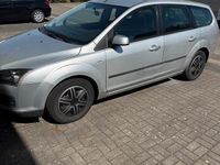 Gebraucht Ford Focus 101 PS (74 kW) 2005 Grau Kombi