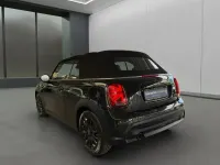 Gebraucht Mini Cooper Cabriolet Classic 136 PS (100 kW) 2023 Schwarz / midnight black (metallic) Cabrio