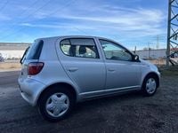 Gebraucht Toyota Yaris Sol 86 PS (63 kW) 2000 Silber Limousine