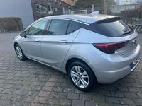 Gebraucht Opel Astra Dynamic 150 PS (110 kW) 2017 Silber Limousine