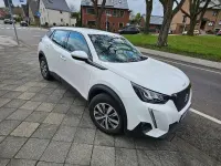 Gebraucht Peugeot 2008 Active 102 PS (75 kW) 2020 Weiß SUV