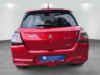 Neu Suzuki Swift Comfort 82 PS (60 kW) 2025 Burning red pearl metallic/super black pearl metal Kleinwagen
