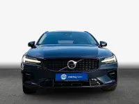 Gebraucht Volvo V60 Plus 197 PS (144 kW) 2025 Blau Kombi