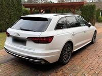 Używany Audi A4 Advanced 204 KM (150 kW) 2022 Biały Kombi