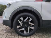 Gebraucht Opel Mokka-e GS Line 100 kW (136 PS) 2022 Jade weiss/arktis weiss SUV