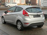 Gebraucht Ford Fiesta 60 PS (44 kW) 2011 Silber Kleinwagen