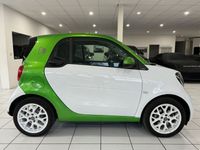 gebraucht Smart ForTwo Electric Drive *EQ*PASSION*DESIGN*PANO*LED*SHZ*ACC*TEMP*