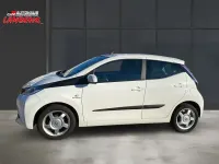 Gebraucht Toyota Aygo X-play 69 PS (50 kW) 2014 Pianosaweiß Kleinwagen