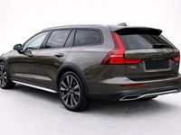 Gebraucht Volvo V60 CC Pro 197 PS (144 kW) 2021 Grün Kombi