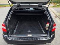 Gebraucht Mercedes E350 Avantgarde 265 PS (194 kW) 2011 Schwarz Limousine