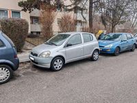 Gebraucht Toyota Yaris Sol 68 PS (50 kW) 1999 Silber Limousine