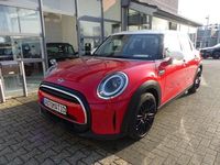 Gebraucht Mini Cooper Classic 136 PS (100 kW) 2023 Chili red Kleinwagen