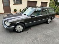 Second-hand Mercedes E320 220 CP (161 kW) 1994 Negru Break