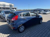 Gebraucht Ford Fiesta Ambiente 60 PS (44 kW) 2014 Blau Kleinwagen