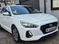 Gebraucht Hyundai i30 140 PS (102 kW) 2017 Weiß Limousine