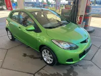 Gebraucht Mazda 2 75 PS (55 kW) 2009 Grün Kleinwagen