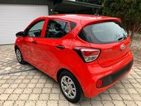 Gebraucht Hyundai i10 83 PS (61 kW) 2018 Rot Kleinwagen