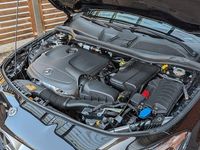 Gebraucht Mercedes CLA200 Shooting Brake Urban 156 PS (114 kW) 2019 Schwarz Kombi