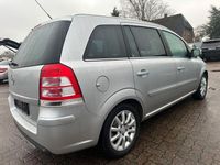 Gebraucht Opel Zafira 140 PS (102 kW) 2011 Silber Van / Kleinbus