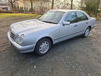 Gebraucht Mercedes E200 Elegance 136 PS (100 kW) 1995 Silber Limousine