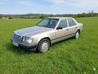 Gebraucht Mercedes E260 166 PS (122 kW) 1986 Beige Limousine