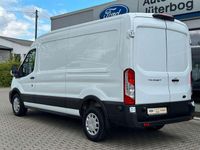 Gebraucht Ford Transit Trend 131 PS (96 kW) 2022 Weiß Limousine
