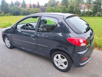 Gebraucht Peugeot 206 Basis 73 PS (53 kW) 2011 Gris hurricane Kleinwagen