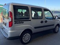 Gebraucht Fiat Doblò Dynamic 84 PS (61 kW) 2009 Silber Van / Kleinbus