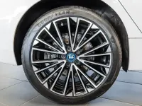 Gebraucht BMW 230 M Sport 326 PS (239 kW) 2023 Weiß Van / Kleinbus