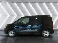 Używany Opel Combo 131 KM (96 kW) 2024 Czarny Minivan