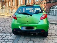 Gebraucht Mazda 2 75 PS (55 kW) 2009 Grün Kleinwagen