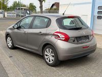 Gebraucht Peugeot 208 Active 82 PS (60 kW) 2013 Grau Kleinwagen