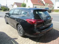 Gebraucht Ford Focus Titanium 125 PS (91 kW) 2023 Schwarz Kombi