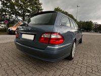 Gebraucht Mercedes E240 Elegance 177 PS (130 kW) 2003 Blau Kombi