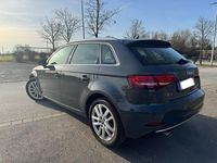 Gebraucht Audi A3 Ambiente 116 PS (85 kW) 2019 Grau Limousine